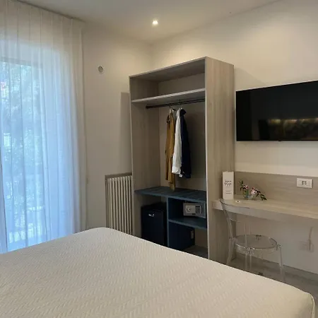 Lemon Gaja Bed & Breakfast 4*
