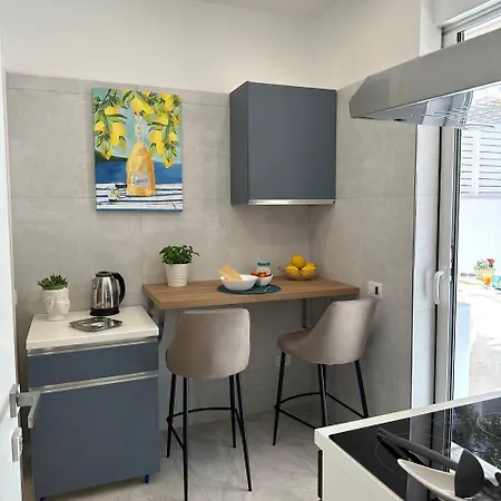 Lemon Gaja Bed & Breakfast